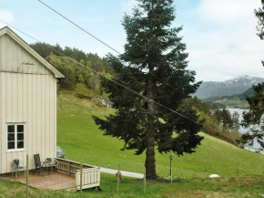 Three-Bedroom Holiday home in Vågland